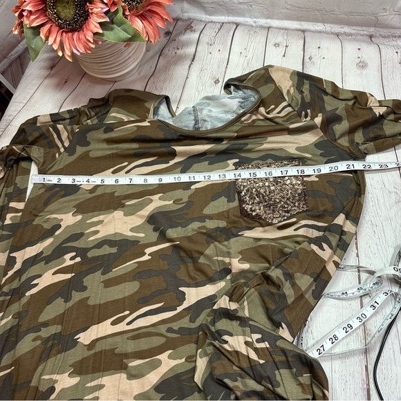 NWT boutique Camouflage long sleeve knit tunic Sequin Pocket Top camo glam plus - Picture 7 of 10
